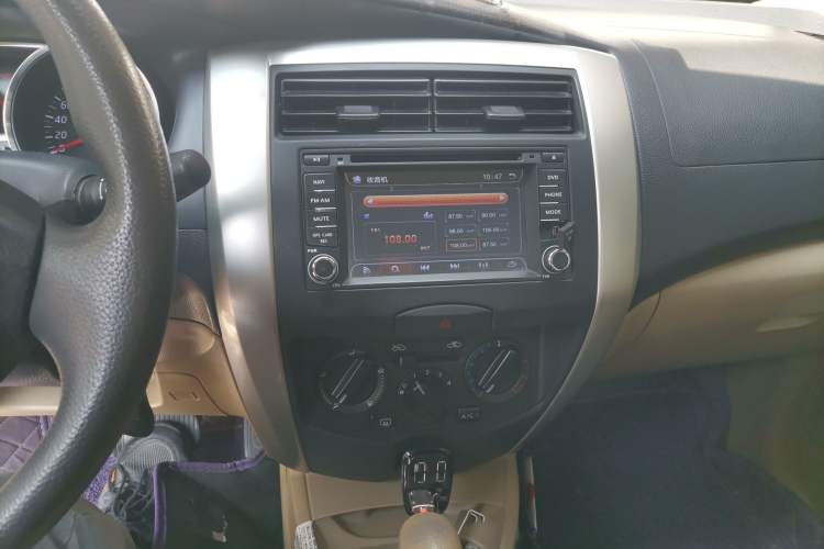 Used Nissan Livina 2013 1.6XE CVT Comfort Edition Audio And AC Panel