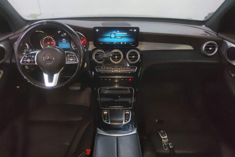 Used Mercedes-Benz GLC 2020 GLC 260 L 4MATIC Dynamic Model Center Console