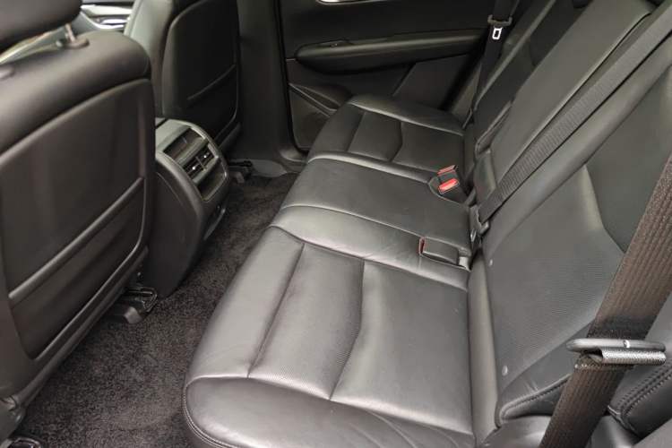 Used Cadillac XT5 2018 25T Luxury Model