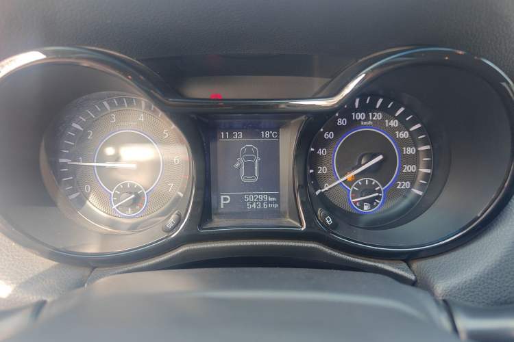 Used JMC Yusheng S350 2016 2.0T Automatic Two-Wheel Drive Gasoline Luxury Version with Sunroof 5 Seats Instrument Cluster