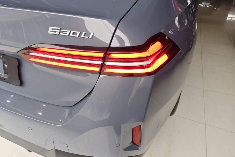 Used BMW 5 Series 2024 530Li Luxury Edition M Sport Package Right Rear Taillight