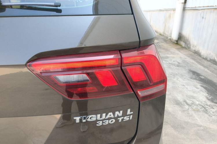 Used Volkswagen Tiguan L 2018 330TSI Automatic Two-Wheel Drive Luxury Edition Right Rear Taillight