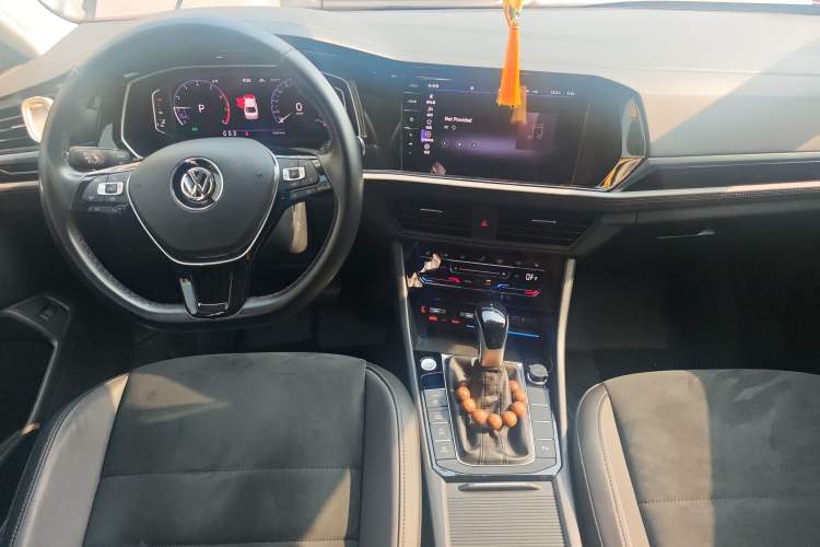 Used Volkswagen Sagitar 2021 280TSI DSG Excellence Edition Center Console