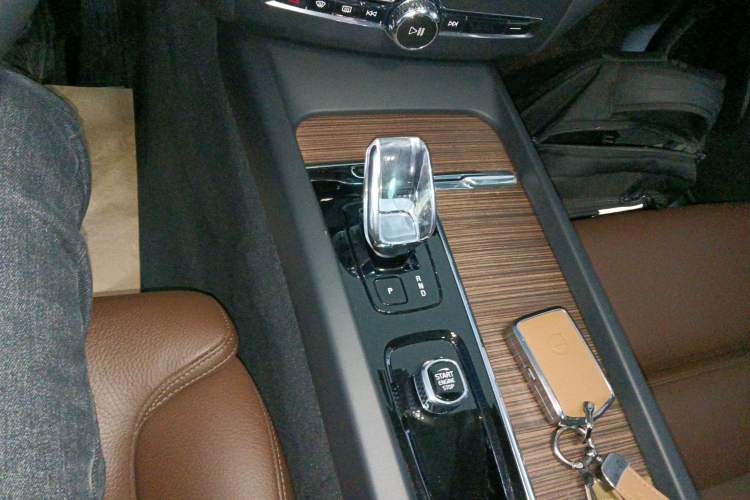 Used Volvo XC60 2023 B5 4x4 Smart Luxury Edition