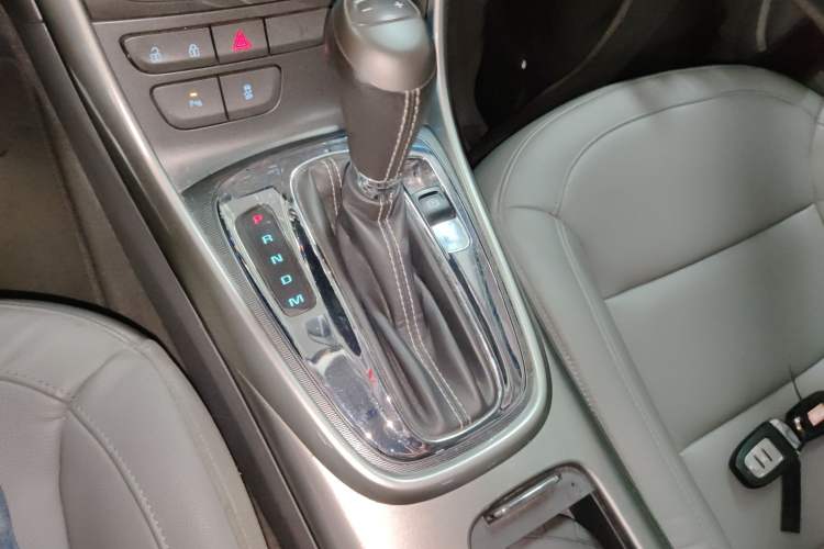Used Chevrolet Malibu 2014 2.0L Automatic Luxury Edition Gear Lever
