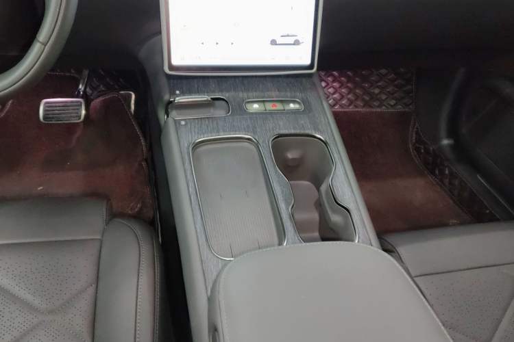 Used Nio ET7 2024 75 kWh Executive Signature Edition Gear Lever