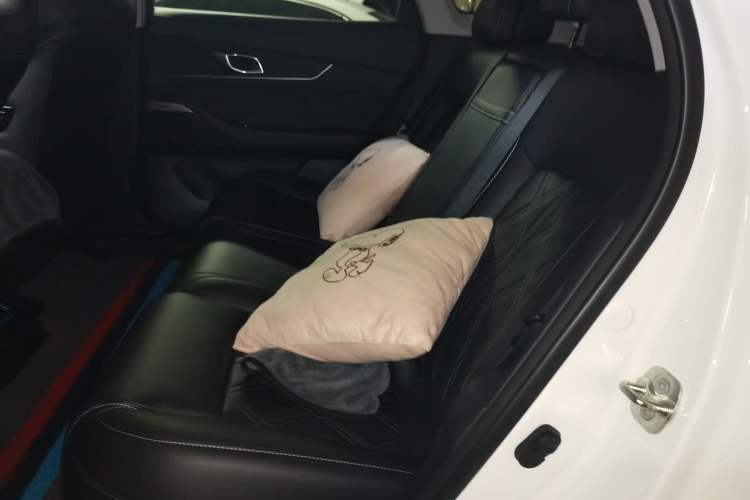 Used Changan UNI-K iDD 2023 Smart Electric iDD 1.5T 135km Smart Leading Model
