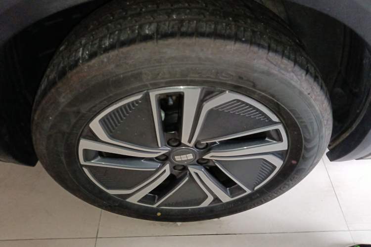 Used Geely Galaxy Galaxy Xingjian 7 EM-i 2025 120km Exploration+ Version
