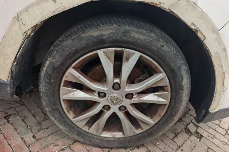 Used Baojun 730 2014 1.5L manual Comfort version 7 seats
