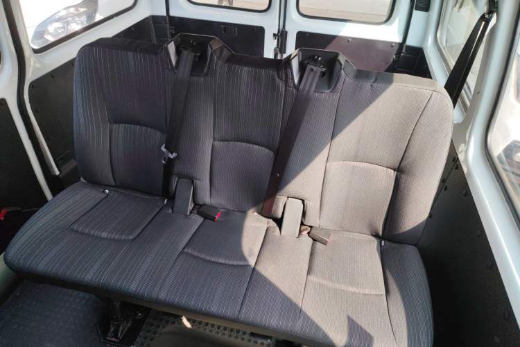 Used JMC Transit 2021 2.8T Space King Standard Version Short Wheelbase Mid-Height Roof 6-Seater Diesel Euro VI JX493