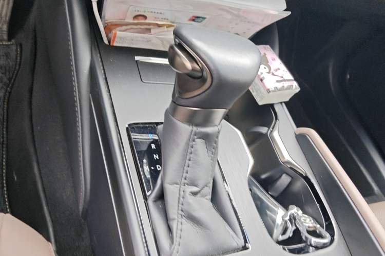 Used Lexus ES 2023 200 Excellence Edition
