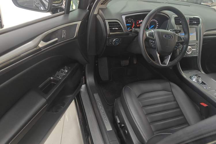 Used Ford Mondeo 2018 EcoBoost 180 Smart Control Fashion Model China VI Standard
