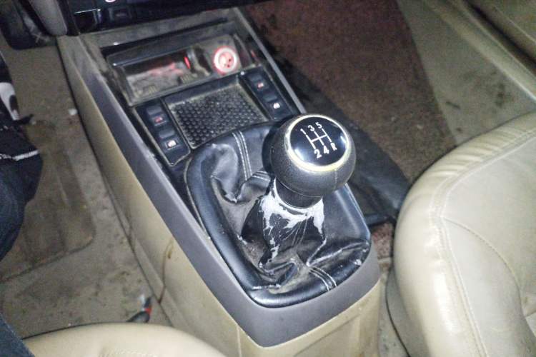 Used Volkswagen Santana Vista 2008 1.8L Manual Comfort Edition Gear Lever