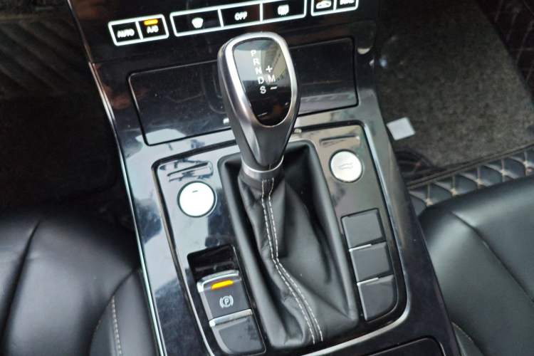 Used Hongqi H5 2019 30TD Dynamic Edition
