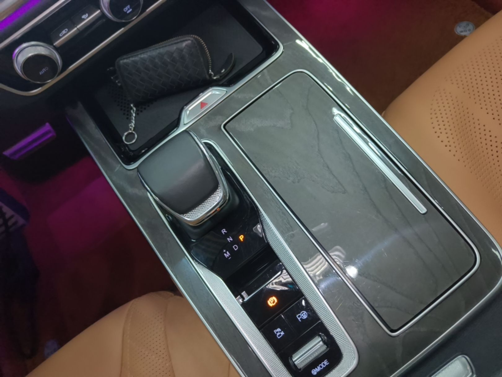 Hongqi HS5 2023 2.0T Four-Wheel Drive Flagship Pro Edition - Chinese Trim Ling — снимка 16