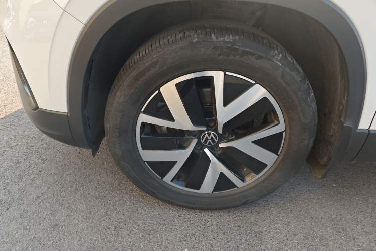 Used Volkswagen Tayron 2024 300TSI Two-Wheel-Drive Luxury Plus Advanced Version Left Front Wheel Hub