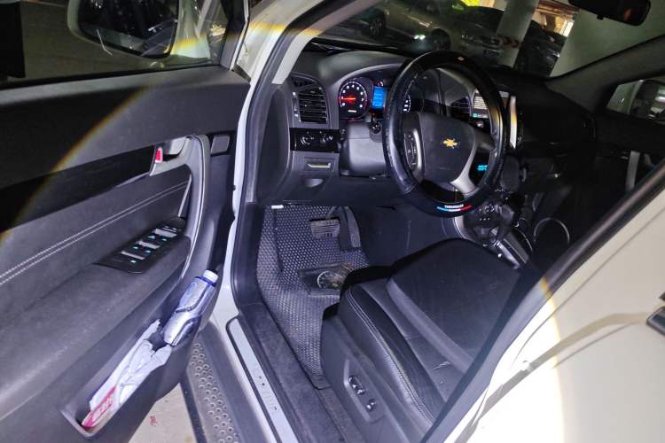 Used Chevrolet Captiva 2015 2.4L Two-Wheel Drive Urban Version 7 Seats
