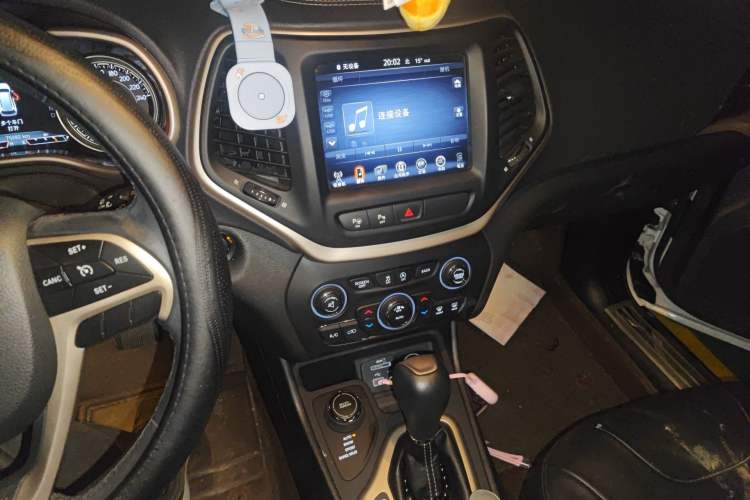 Used Jeep Cherokee 2016 2.4L Superior Edition