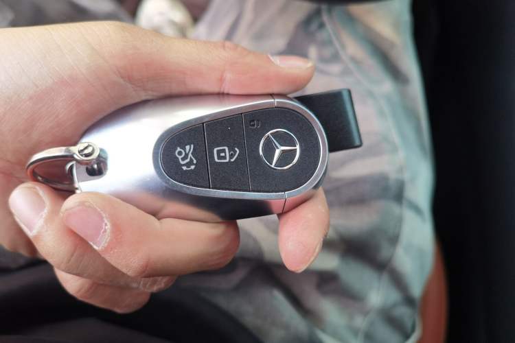 Used Mercedes-Benz GLC 2024 GLC 260 L 4MATIC Luxury Model 5 Seats Vehicle Key