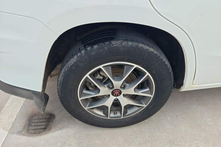 Used BYD Song 2017 Gaishi Upgrade Edition 1.5TI Manual Luxury Model
