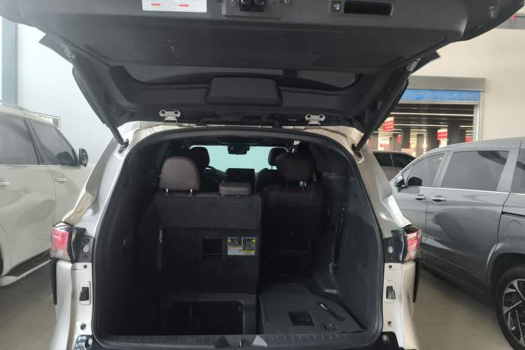 Used Toyota SIENNA 2021 2.5L Hybrid Platinum Edition
