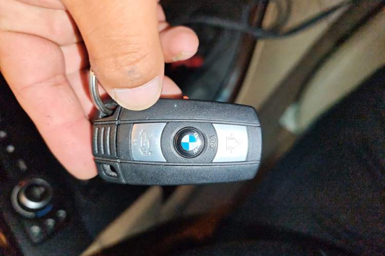 Used BMW 3 Series 2005 325i Sport Edition Vehicle Key