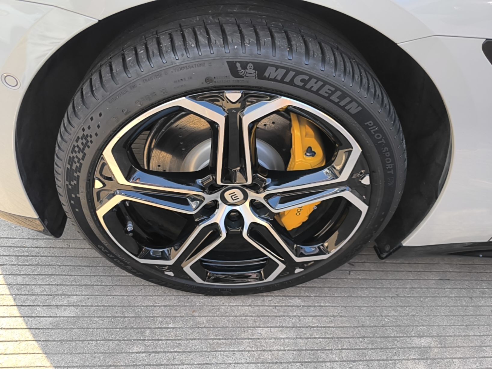 Xiaomi Auto SU7 2024 Rear-Drive Long-Range Intelligent Driving Version — снимка 10