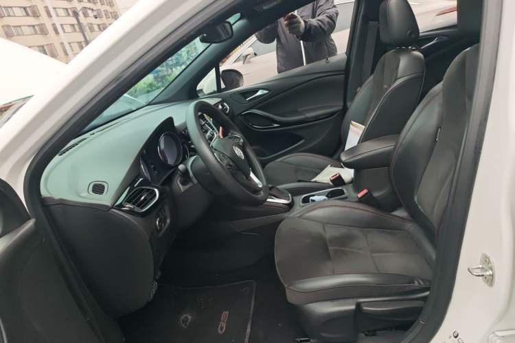 Used Buick Verano 2016 Hatchback GS 20T Dual-Clutch Passionate Sporty Model Left Front Seat