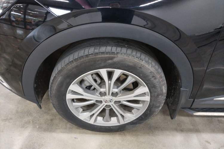 Used Buick Envision 2023 Encore Plus 652T Five-Seat Luxury Model Left Front Wheel Hub
