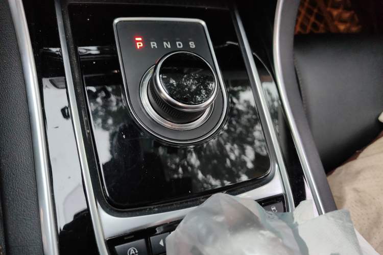 Used Jaguar XEL 2018 2.0T 200 PS LOVE Devotion Edition