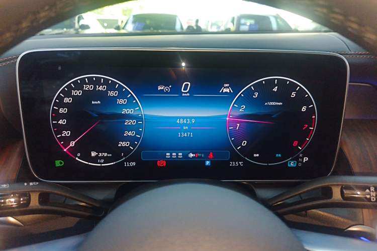 Used Mercedes-Benz GLC 2025 Refreshed GLC 300 L 4MATIC Dynamic Version 5 Seats
