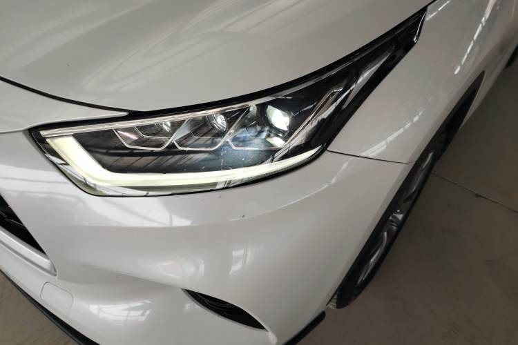 Used Toyota Highlander 2023 2.5L Smart Electric Hybrid Dual-Engine Four-Wheel Drive Prestige Version – 7 Seats Left Front Headlight