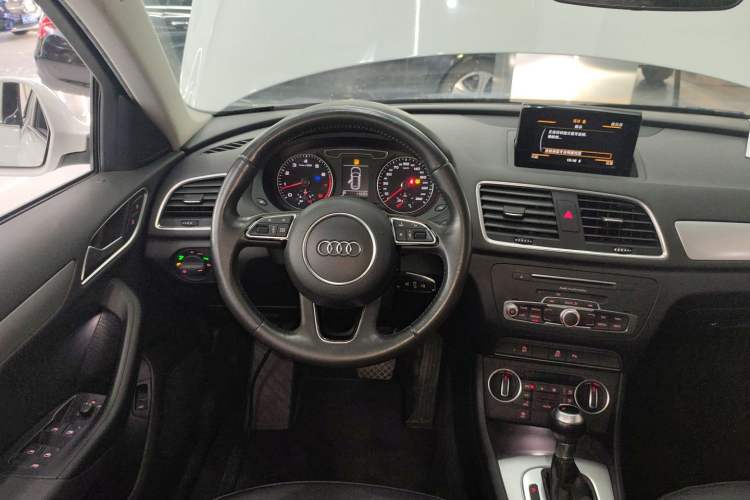 Used Audi Q3 2017 35 TFSI Fashion Model
