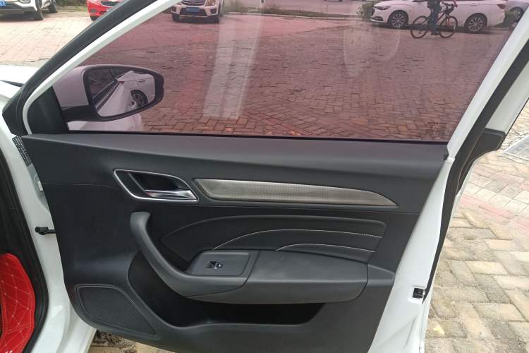 Used Roewe i6 2019 PLUS 1.6L CVT 4G Connected Flagship Deluxe Edition
