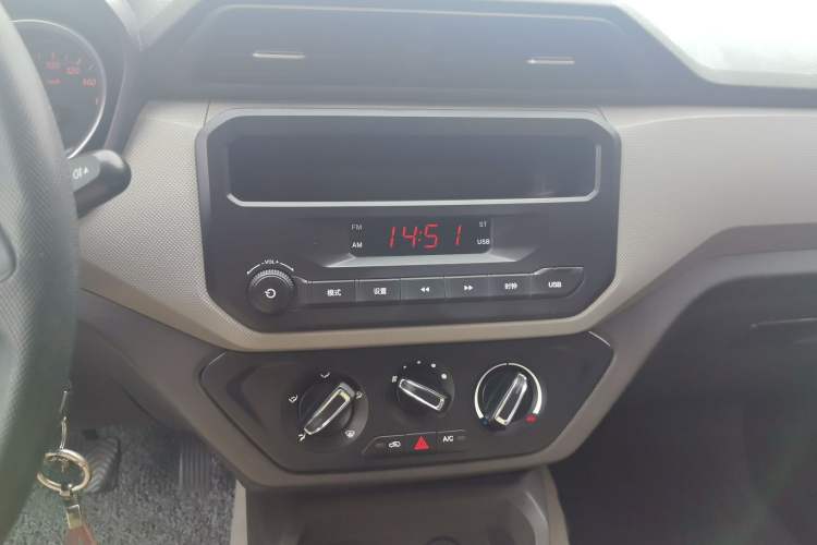 Used Wuling Hongguang 2019 1.5L S Standard Version China VI LAR
