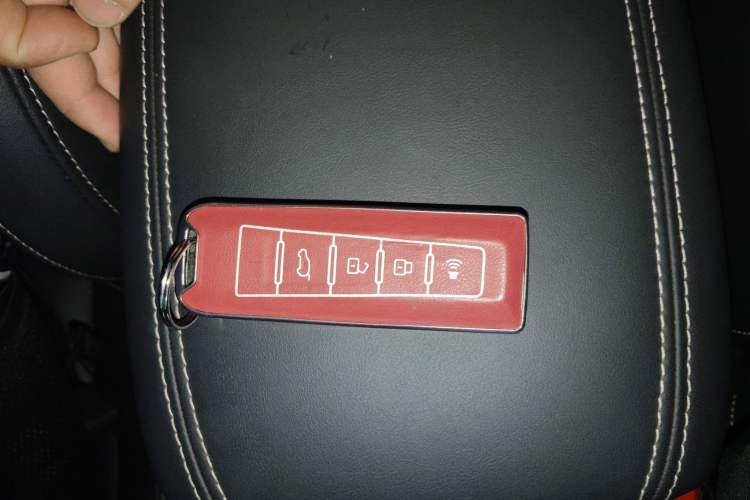 Used Wey VV6 2021 2.0T Two-Wheel Drive Smart Plus
