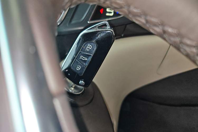 Used Buick Regal 2014 2.0L Leading Fashion Edition Vehicle Key