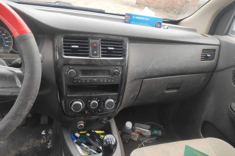 Used Wuling Rongguang V 2016 1.5L Standard Version
