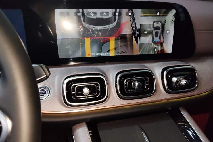 Used Chery Tiggo 9 2025 2.0T Automatic Two-Wheel Drive Luxury Edition 5 Seats