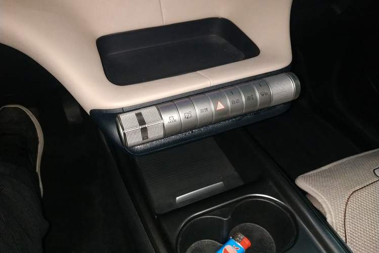 Used BYD Dolphin 2023 420 km Fashion Edition Gear Lever