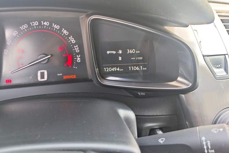 Used DS 5 2014 1.6T Luxury Edition THP160 Odometer Close Up