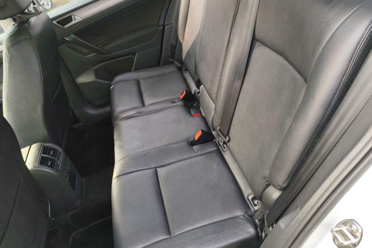 Used Volkswagen Golf Sportsvan 2018 1.6L Automatic Comfort Model Left Rear Seat