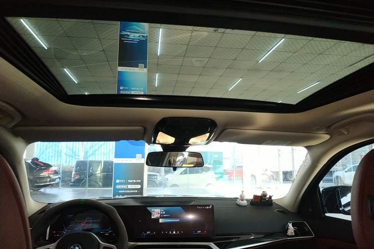 Used BMW i3 2024 eDrive 35 L
