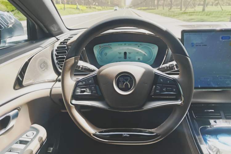 Used BYD Han 2023 EV Champion Edition 605KM Front-Drive Premium Model Steering Wheel