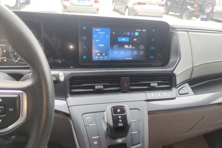 Used Ford Transit 2023 2.0T Diesel Automatic Commercial & Travel Version Mid-axle Low-roof Design 7/8/9-Seater