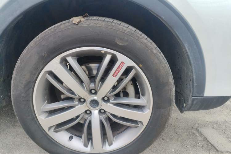 Used Haval H6 2017 Red Label 2.0T Automatic Two-Wheel Drive ZhiShang Model
