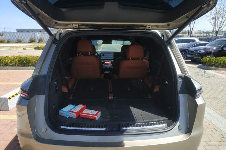 Used Li Auto L9 2022 Max model Trunk