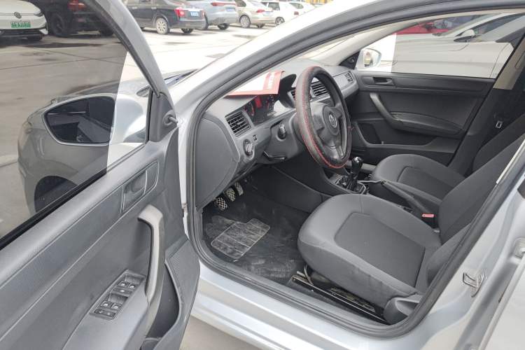 Used Volkswagen Santana 2013 1.4L Manual Fashion Edition Driver Seat