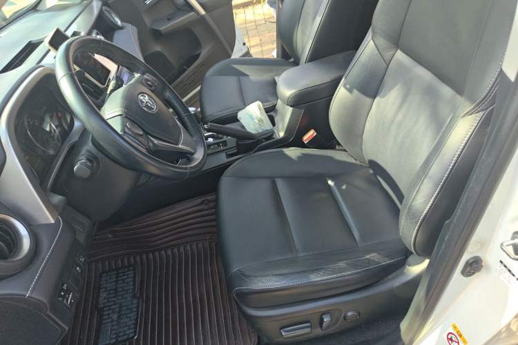 Used Toyota RAV4 2016 2.0L CVT Two-Wheel Drive Smart Edition China V Standard