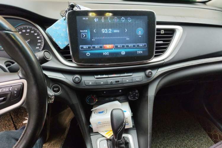 Used Buick Excelle GX 2018 18T Automatic Elite Model Audio And AC Panel